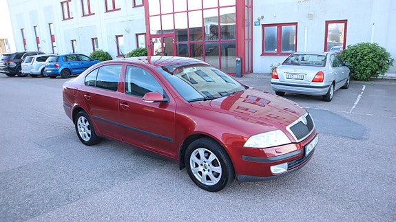 Skoda Octavia 2 of 7