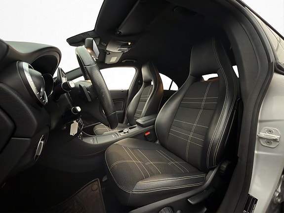 Mercedes-Benz CLA250 11 of 28