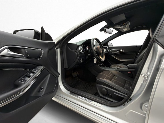 Mercedes-Benz CLA250 10 of 28