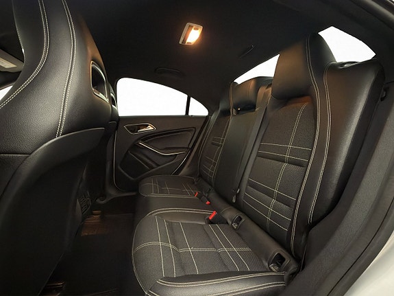 Mercedes-Benz CLA250 14 of 28