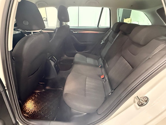 Skoda Octavia 11 of 18