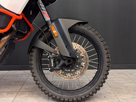 KTM 1090 Adventure R | Toppbox | Nya däck 9 of 21