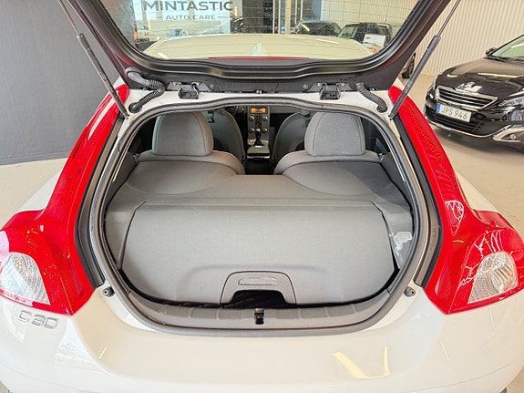 Volvo C30 8 of 17