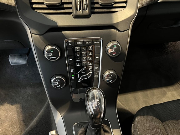 Volvo V40 10 of 12