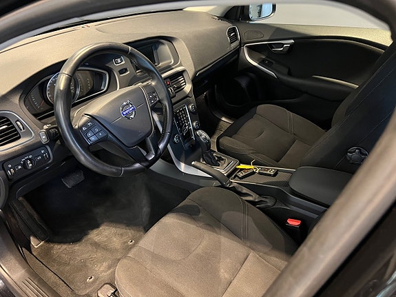 Volvo V40 7 of 12
