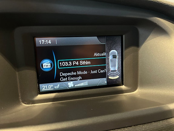 Volvo V40 12 of 12