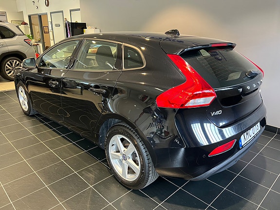 Volvo V40 4 of 12