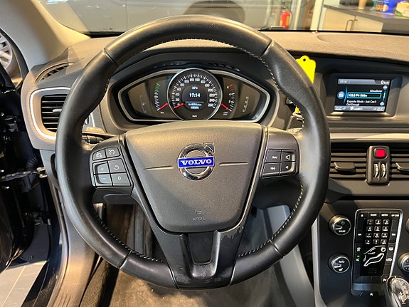 Volvo V40 9 of 12