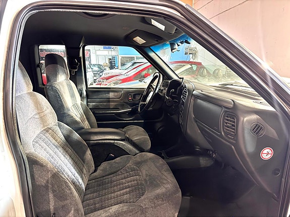 Chevrolet S10 8 of 8