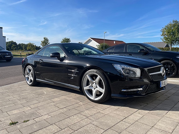 Mercedes-Benz SL350 2 of 4