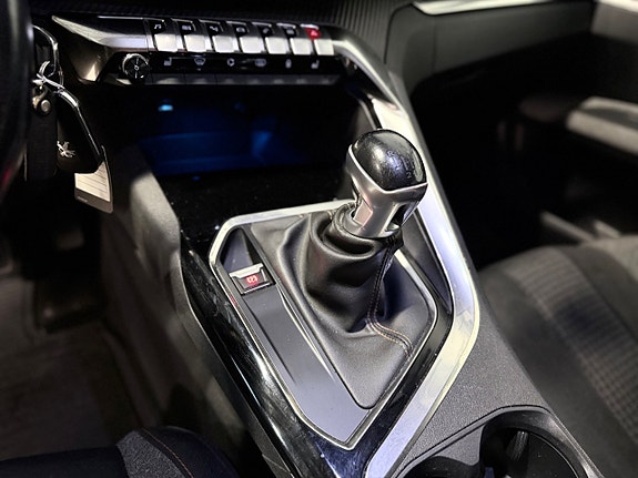 Peugeot 3008 11 of 12