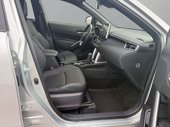 Toyota Corolla Cross 2 of 15