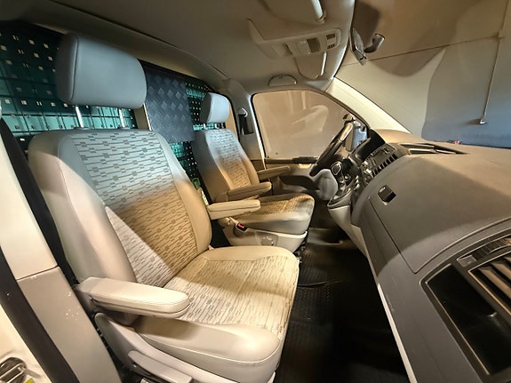 Volkswagen Transporter 13 of 18