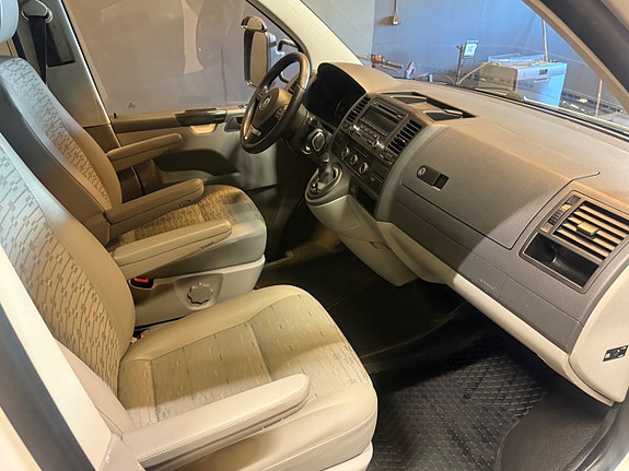 Volkswagen Transporter 14 of 18