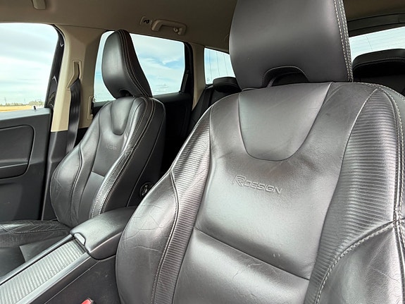 Volvo XC60 8 of 16