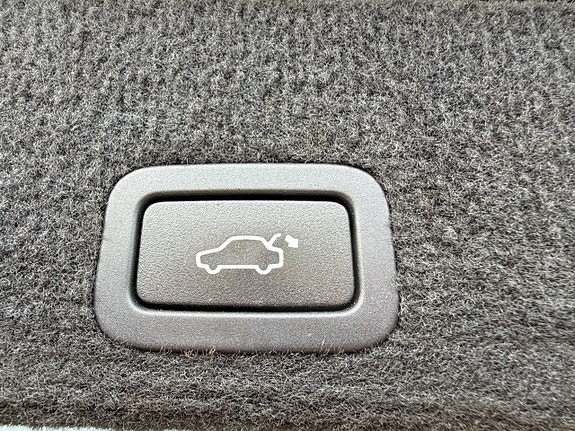 Volvo XC60 10 of 16