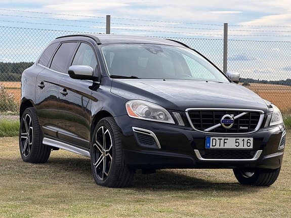 Volvo XC60 2 of 16