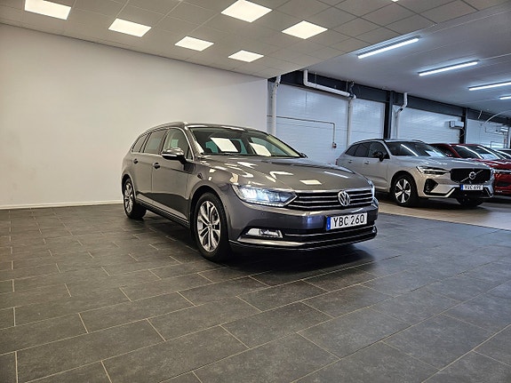 Volkswagen Passat 5 of 24