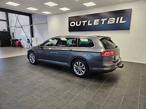 Volkswagen Passat 8 of 24