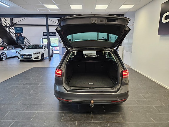 Volkswagen Passat 6 of 24