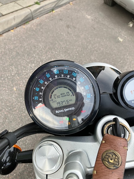 Royal Enfield SUPER METEOR 650 3 of 4