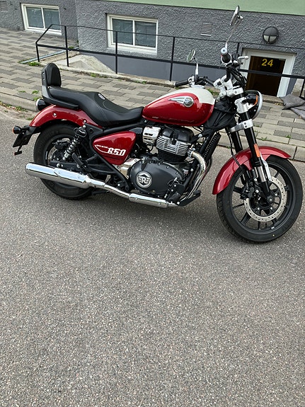 Royal Enfield SUPER METEOR 650 2 of 4