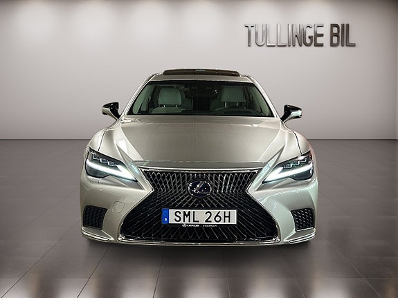 Lexus LS500h 8 of 30