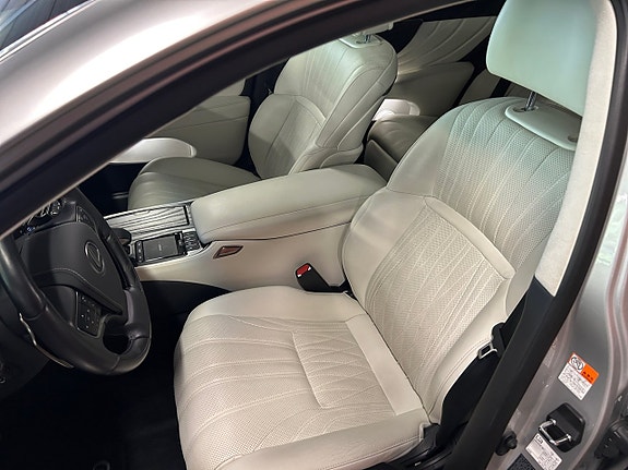 Lexus LS500h 9 of 30