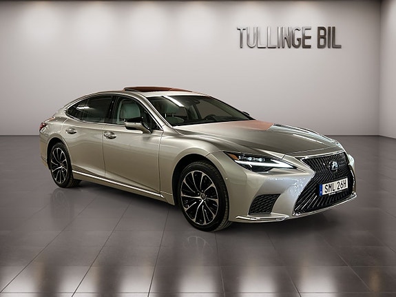 Lexus LS500h 7 of 30