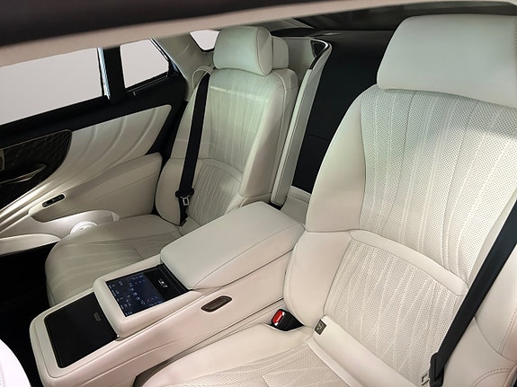 Lexus LS500h 15 of 30
