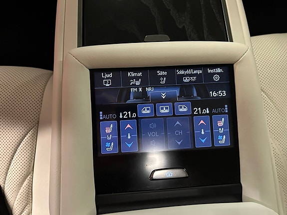 Lexus LS500h 16 of 30