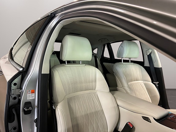 Lexus LS500h 17 of 30