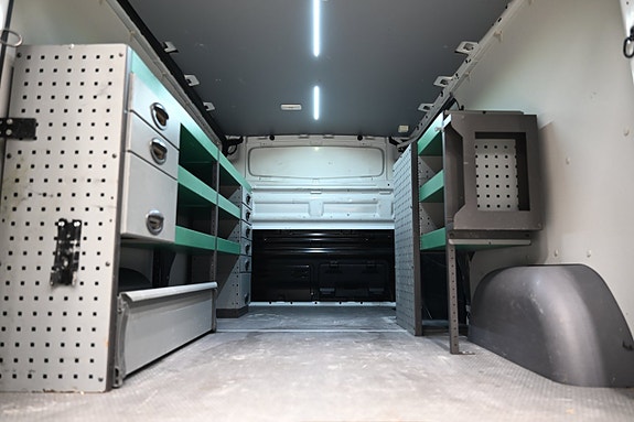 Nissan NV300 10 of 30