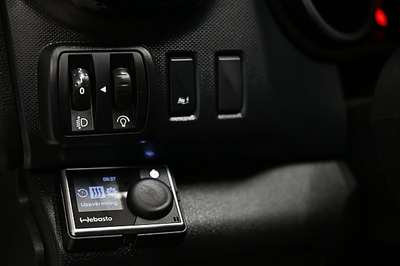 Nissan NV300 20 of 30