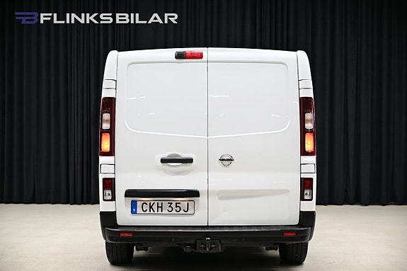Nissan NV300 15 of 30