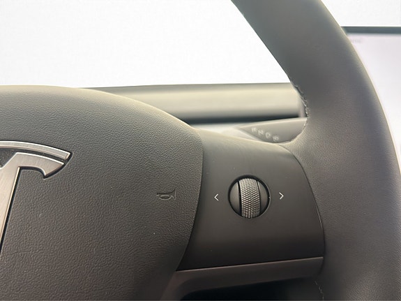Tesla Model 3 20 of 30