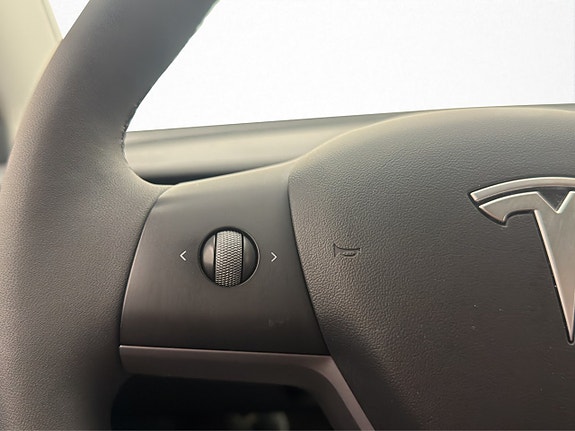 Tesla Model 3 19 of 30