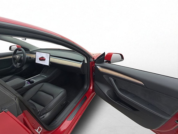 Tesla Model 3 16 of 30