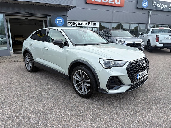Audi Q3 2 of 14