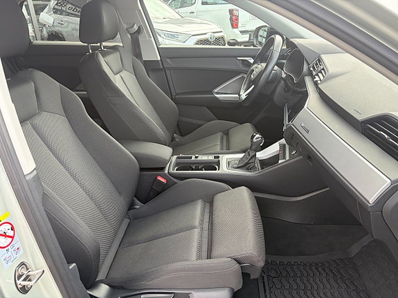 Audi Q3 5 of 14