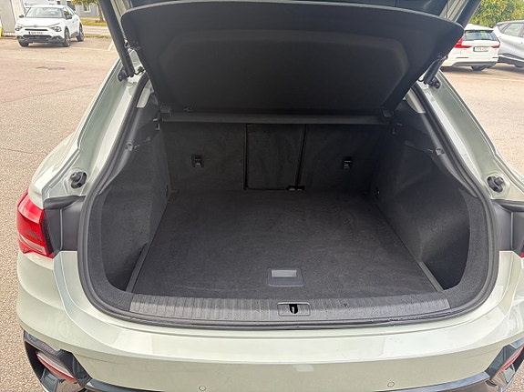 Audi Q3 13 of 14