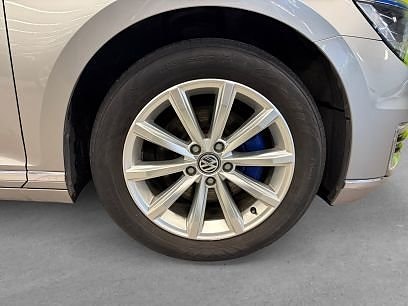 Volkswagen Passat 8 of 23