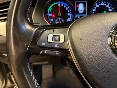 Volkswagen Passat 20 of 23