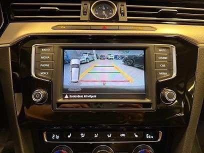 Volkswagen Passat 17 of 23