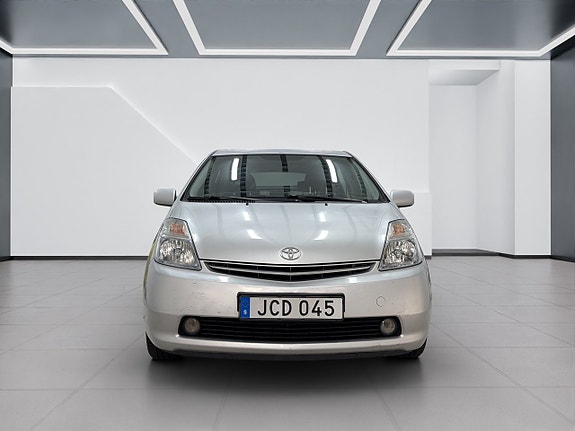 Toyota Prius 3 of 14
