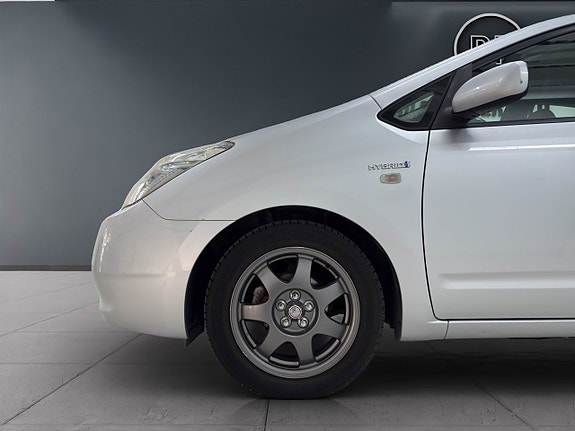Toyota Prius 14 of 14