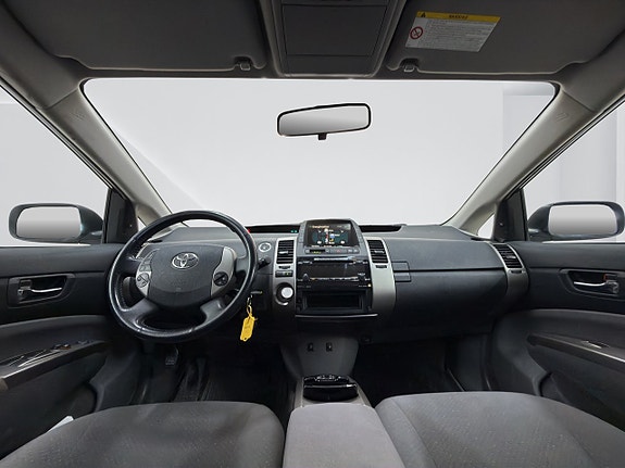 Toyota Prius 10 of 14