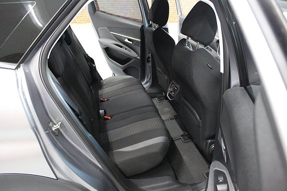 Peugeot 3008 8 of 14