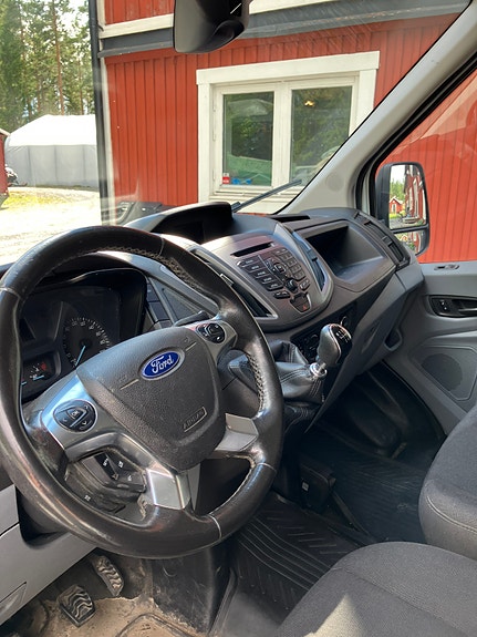 Ford Transit 350 L3 Van 8 of 9