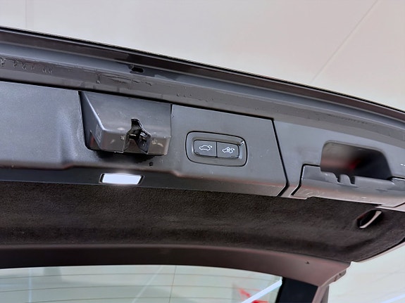 Volvo V90 Cross Country 16 of 17